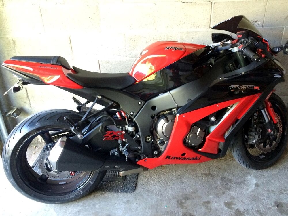 Kawasaki ZX10 Cut Heel Guards / Ankle Plates ZX-10R ZX10R 2004 -2016 Candy Red