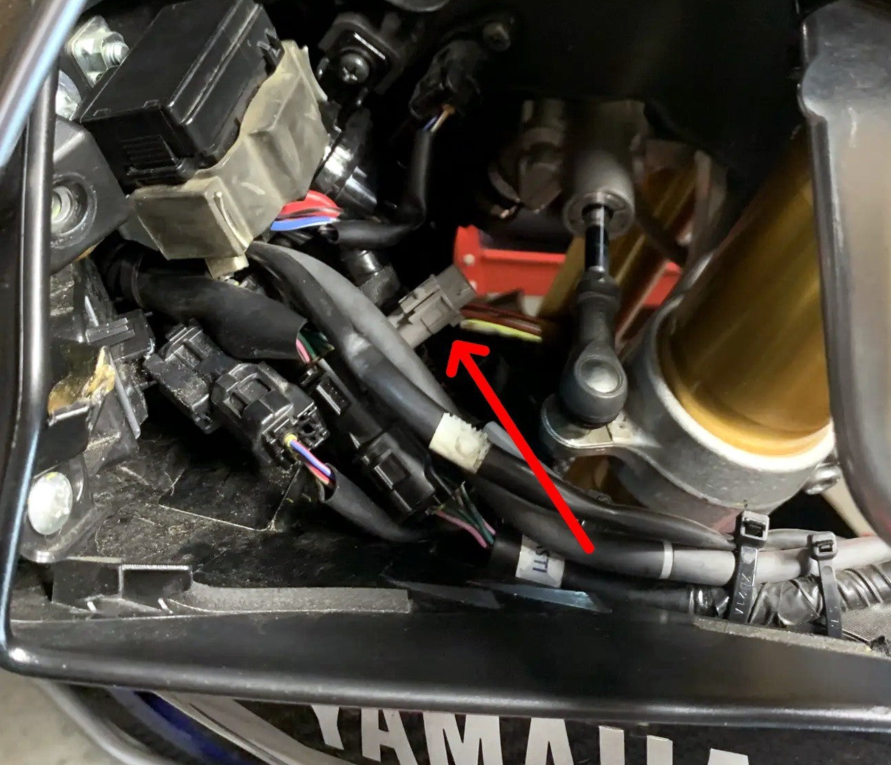Yamaha Accessory Power Plug Splitter Cable MT-07 MT-09 SP Tracer 7 9 MT09 MT07