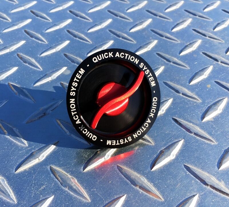 Quick Fuel Gas Cap - GSXR 600 750 1000 SV650 SV1000 GSR750 GSXS1000 Hayabusa RED