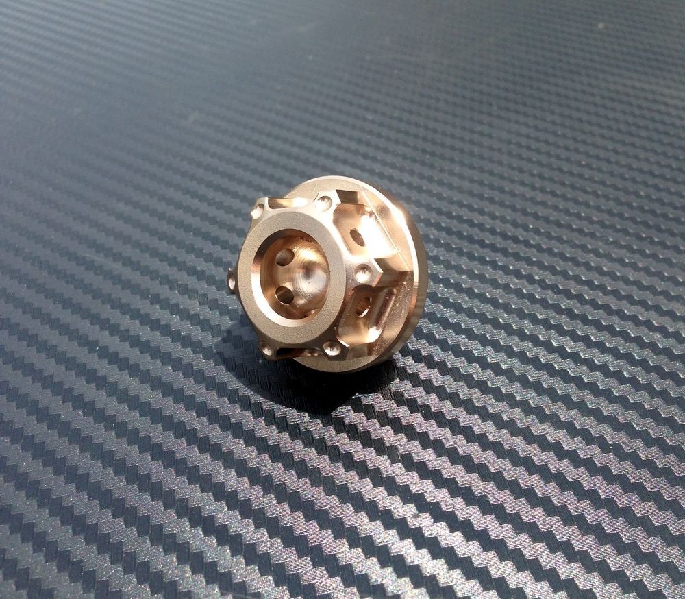 Ti Suzuki Oil Cap GSXR HAYABUSA TL1000 SV650 SV1000 GSX1400 650F RM250 RGV250