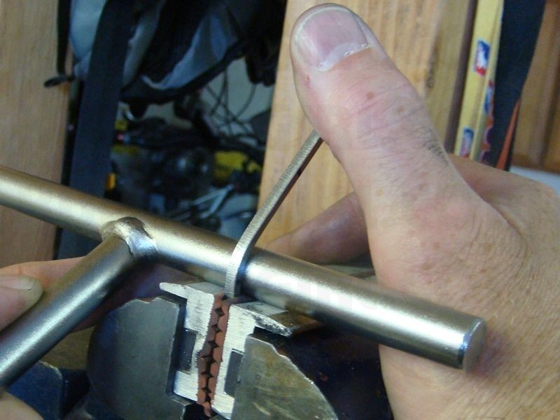 Reservoir Mount Bracket 300R ZX6 ZX9 ZX10 ZX14 Z1000 Z800 Z750 ER6 650R Ladybird